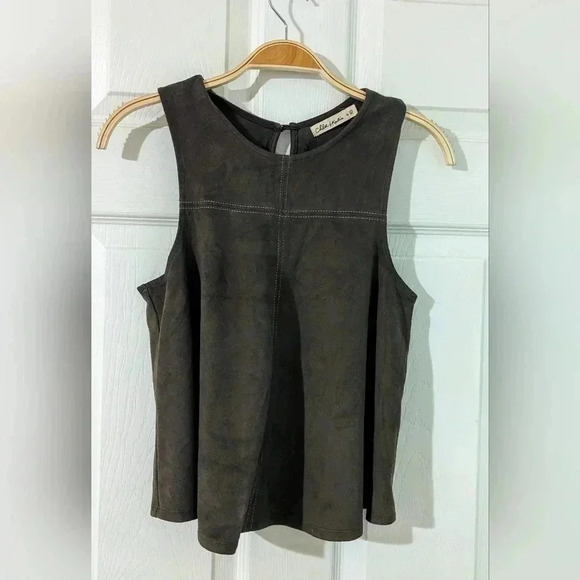 CHLOE & KATIE Women's Olive Green Micro Suede Swing Cropped Tank Top Size S NWOT - Picture 2 of 8